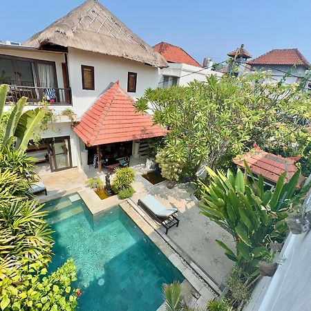Villa Carissa Seminyak Centre, Bali By Le Ciel Hospitality ภายนอก รูปภาพ