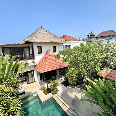 Villa Carissa Seminyak Centre, Bali By Le Ciel Hospitality ภายนอก รูปภาพ