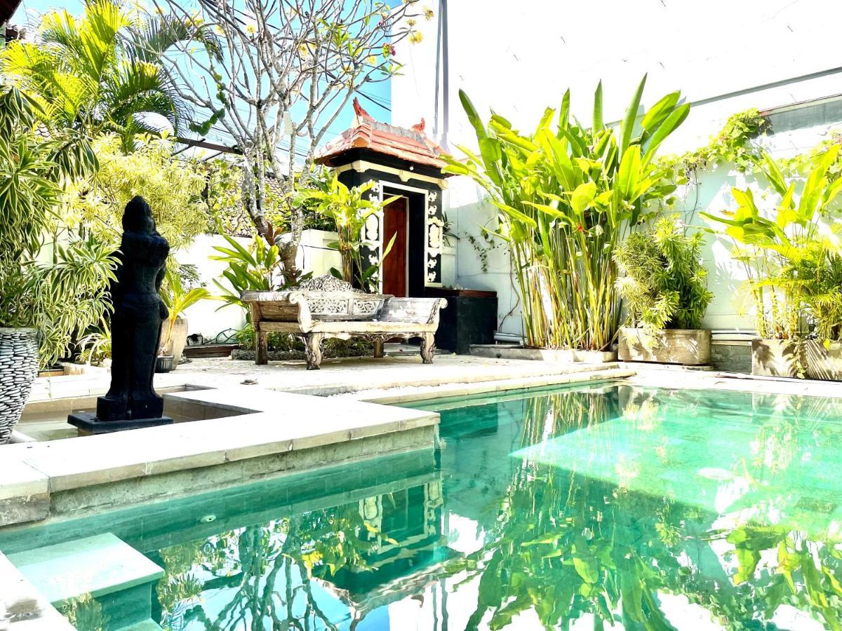 Villa Carissa Seminyak Centre, Bali By Le Ciel Hospitality ภายนอก รูปภาพ