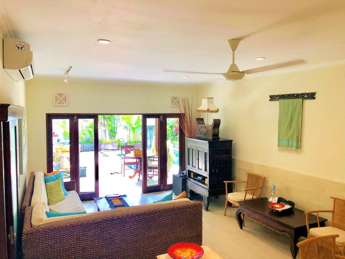 Villa Carissa Seminyak Centre, Bali By Le Ciel Hospitality ภายนอก รูปภาพ