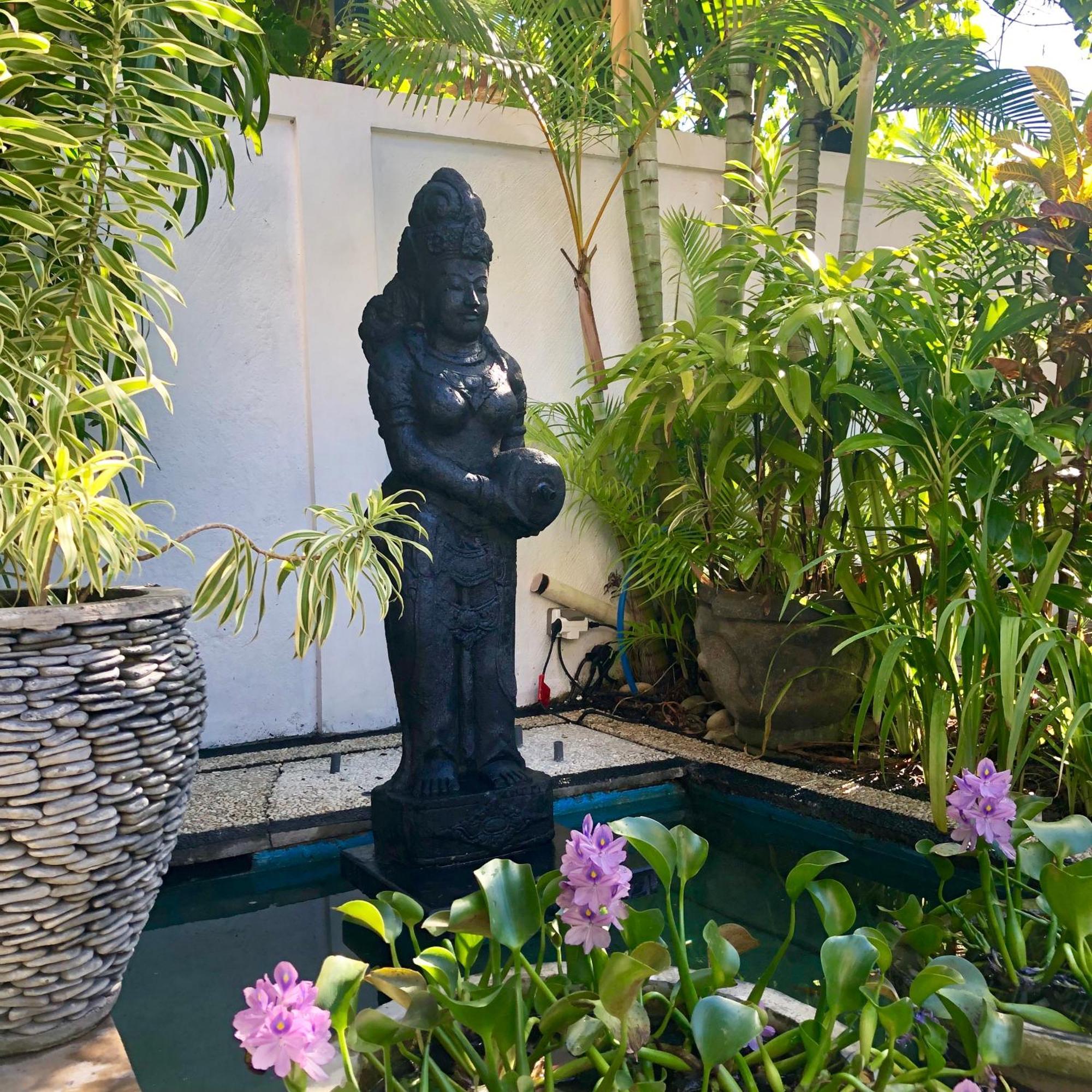 Villa Carissa Seminyak Centre, Bali By Le Ciel Hospitality ภายนอก รูปภาพ